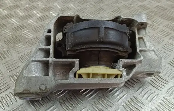 Lincoln Corsair Engine mount bracket A64RA