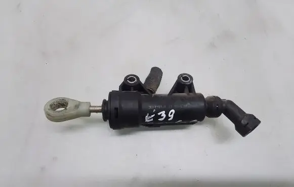 BMW 5 E39 Clutch master cylinder 21526758823