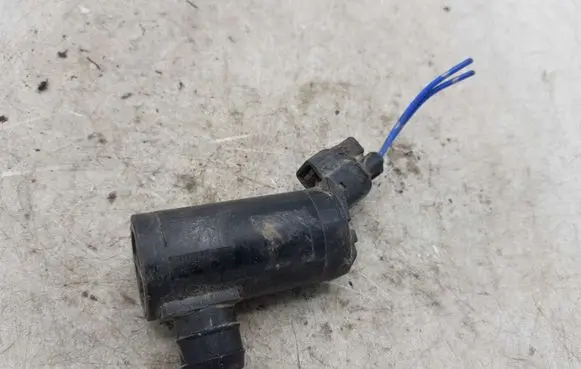 Toyota Avensis Verso Windscreen/windshield washer pump 85506060210