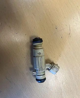Hyundai i30 Fuel injector 75115236
