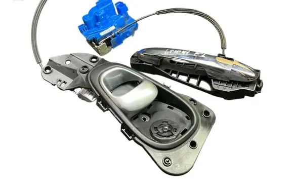 Fiat 500L Rear door lock 51930021 2298614