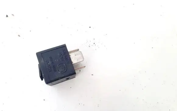 BMW 5 E60 E61 Other relay 61366901469 v23136-j6-x48