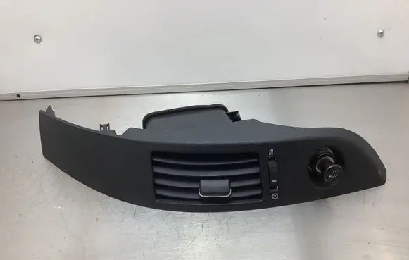 Toyota Corolla Verso AR10 Dash center air vent grill 5568064010 5567064020
