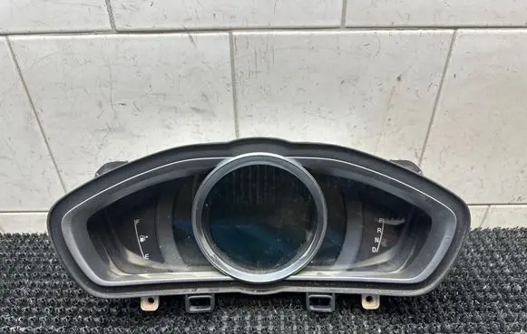 Volvo V40 Speedometer (instrument cluster) 31394176