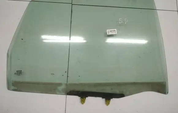 Nissan Almera Tino Rear door window glass as2