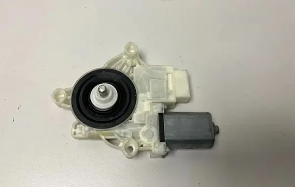 BMW X5 G05 Rear door window regulator motor 9450071 5A53091