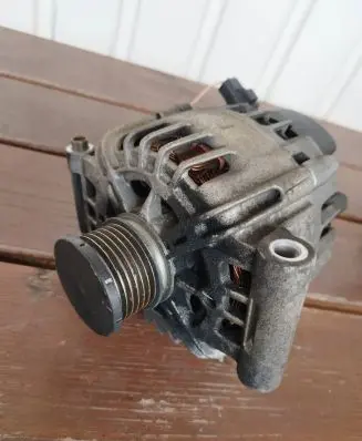 Citroen C3 Picasso Generator/alternator 2605106A