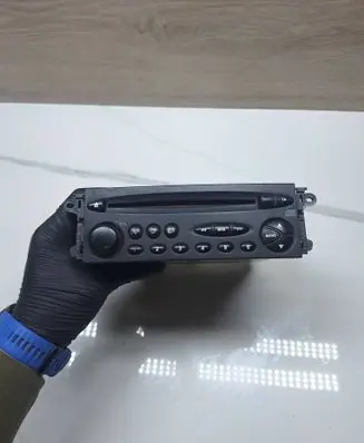 Radio/CD/DVD/GPS head unit