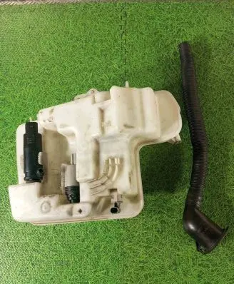 BMW M6 Windshield washer fluid reservoir/tank 7896391 6973097 7896455
