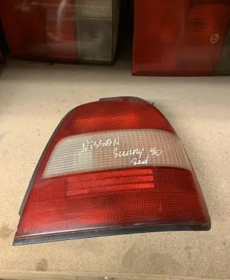 Nissan Sunny Rear/tail lights 7304