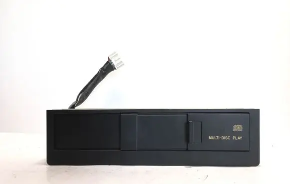 Toyota Land Cruiser (J120) CD/DVD changer 8627060080 8627560030 CDXM8127ZT