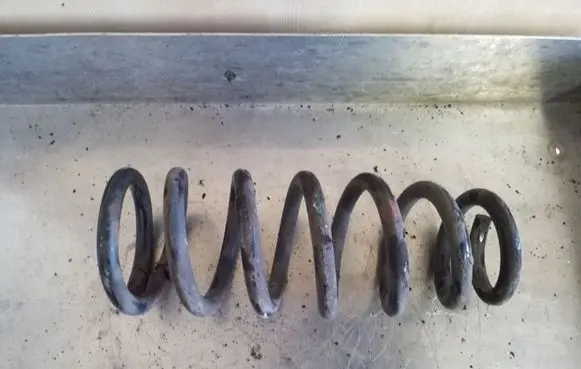 Toyota Avensis T250 Rear coil spring