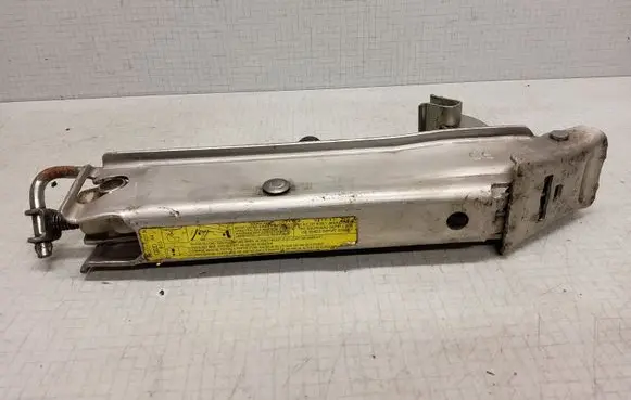 Audi A4 S4 B7 8E 8H Lift Jack 8EO011031N