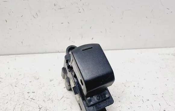 Nissan Qashqai Electric window control switch 25411JD000
