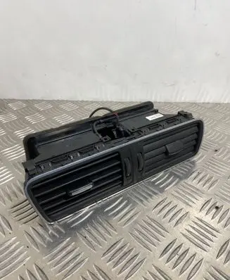 Volkswagen PASSAT B7 Dash center air vent grill 3AC819728A