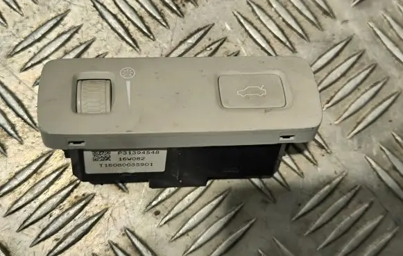 Volvo XC90 Tailgate/boot open switch button 31394548
