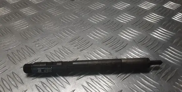 Mercedes-Benz C W204 Fuel injector A6460700987