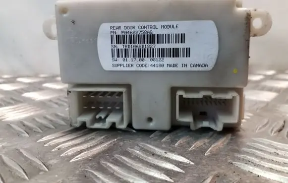 Chrysler Grand Voyager V Door control unit/module P04602758AG