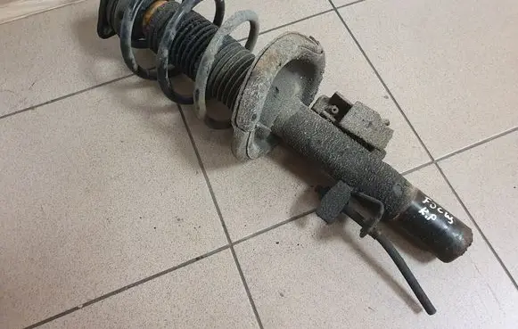 Ford Focus Front shock absorber with coil spring