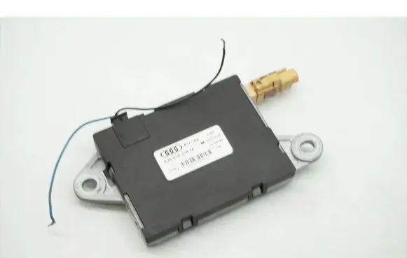 Audi TT TTS Mk2 Aerial antenna amplifier 8J8035225M