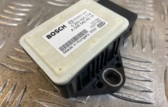 Mercedes-Benz Sprinter W906 ESP acceleration yaw rate sensor A0065424218 7031195 0265005774