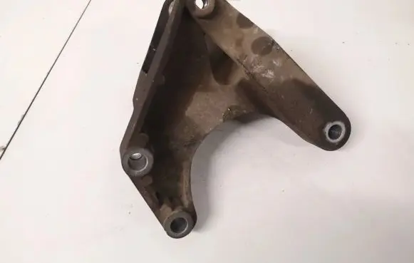 Opel Vectra C Engine mounting bracket 9191148
