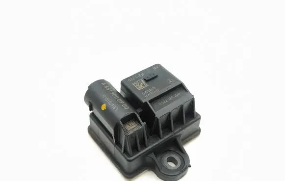 Mercedes-Benz ML W166 Glow plug pre-heat relay A6519000900 12131039181