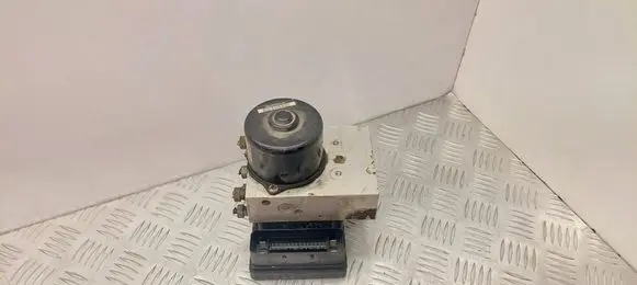 Volvo V70 ABS Pump 8671224 10092504033 P08671223