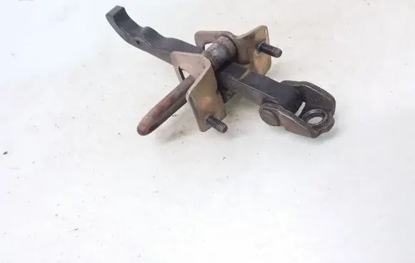 Volvo XC70 Rear door check strap stopper 8650061