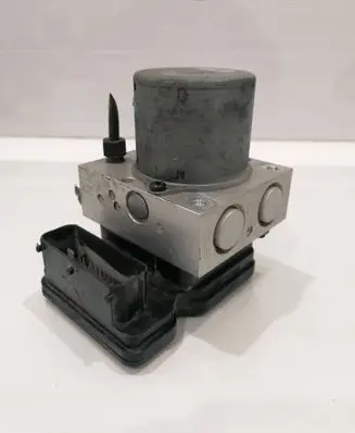 Hyundai Veloster ABS Pump 589202V780 LC4N4D0061QP