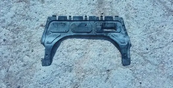 Seat Ibiza III (6L) Engine splash shield/under tray 6Q0825237R