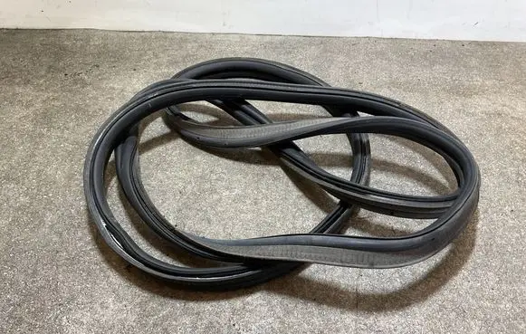 Volvo XC40 Trunk rubber seal (body) 
