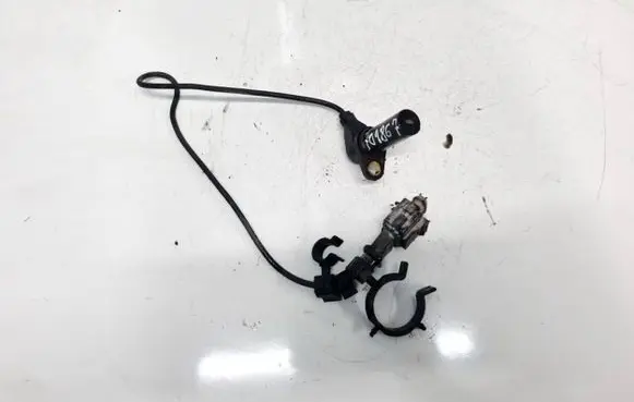 Skoda Fabia Mk1 (6Y) Crankshaft position sensor 038907319D