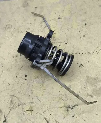 Thermostat/thermostat housing