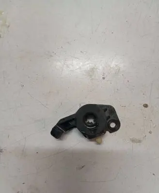 Volvo XC60 Headlight/headlamp mounting bracket 90018053
