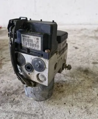 Volkswagen PASSAT B5.5 ABS Pump 0273004573 188609