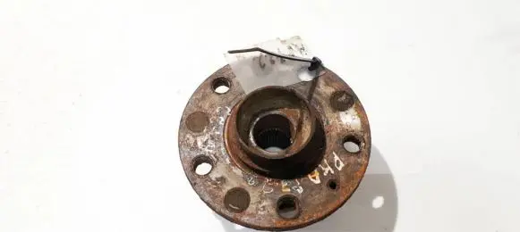 Volkswagen PASSAT B6 Front wheel hub