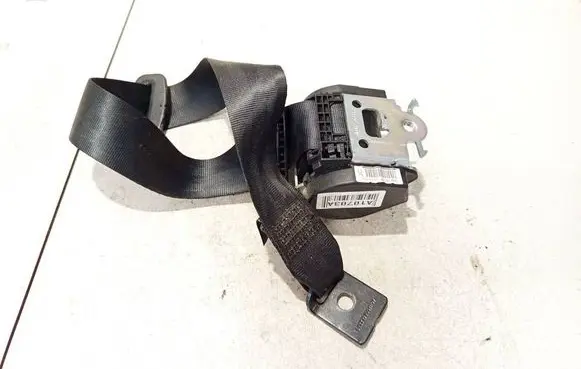 Rear seatbelt