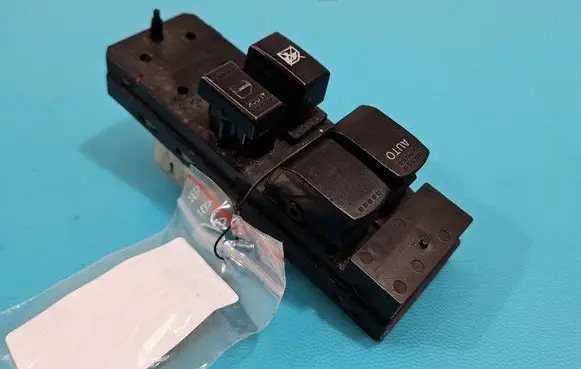 Suzuki Swift I Electric window control switch IMPRK1451876