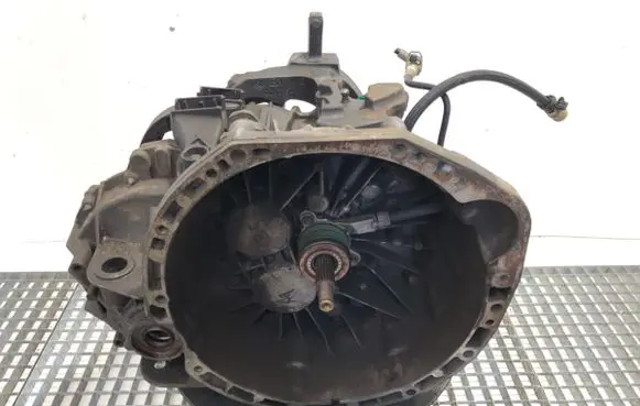 Renault Master III Manual 5 speed gearbox PF6056