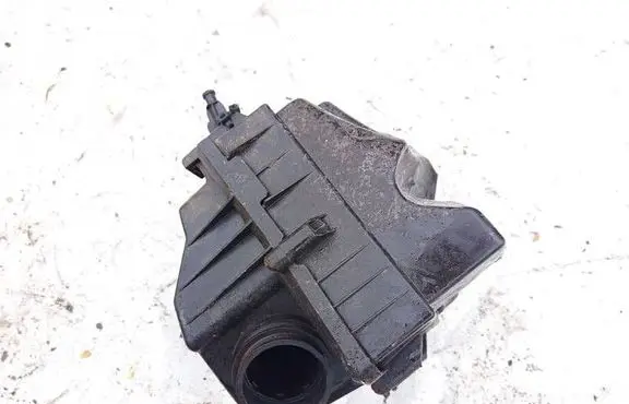 Opel Corsa D Air filter box 467582339