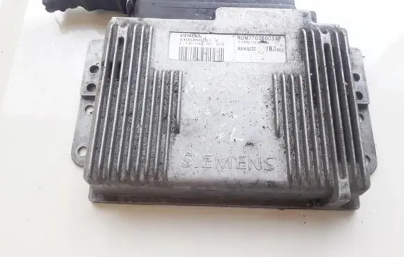 Renault Megane I Engine control unit/module 7700860337 S105300201E
