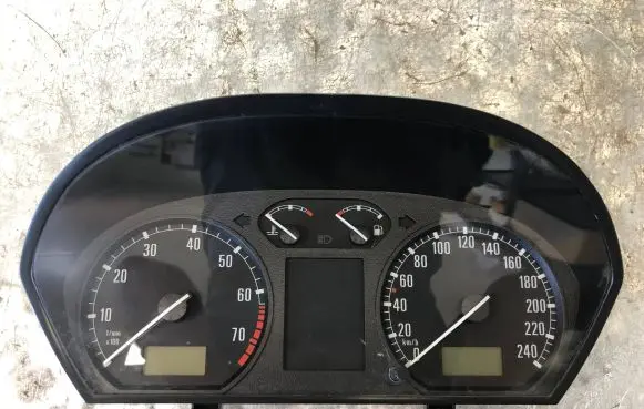 Skoda Fabia Mk1 (6Y) Speedometer (instrument cluster) 6Y0920880B