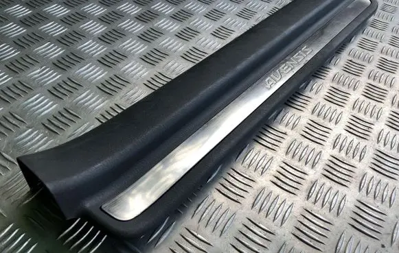 Toyota Avensis T250 Front sill trim cover 6791405040