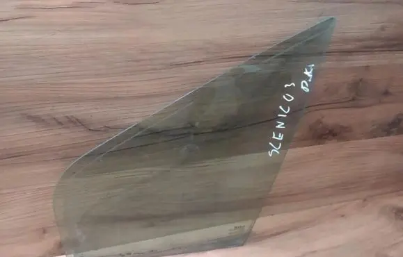 Renault Scenic I Front door vent window glass four-door 