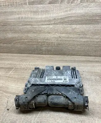 Opel Vectra C Engine control unit/module 55193967 0281011915