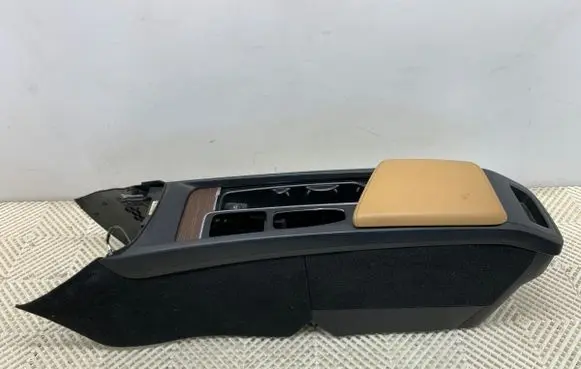 Volvo XC60 Center console 