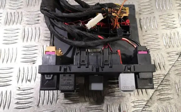 Volkswagen PASSAT B6 Comfort/convenience module 3C0937049L