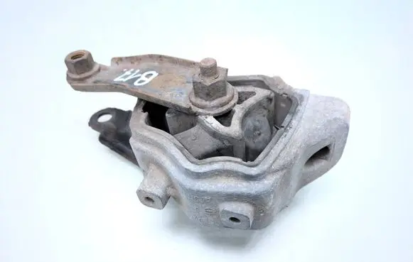 Volvo XC60 Engine mount bracket 30748173 30671219 6G926P082LB
