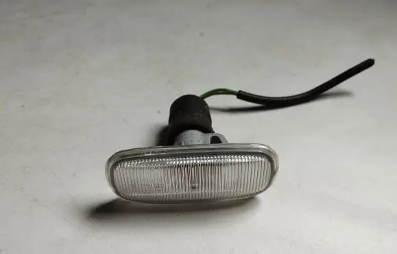 Audi A4 S4 B5 8D Front fender indicator light 4B0949127 3605